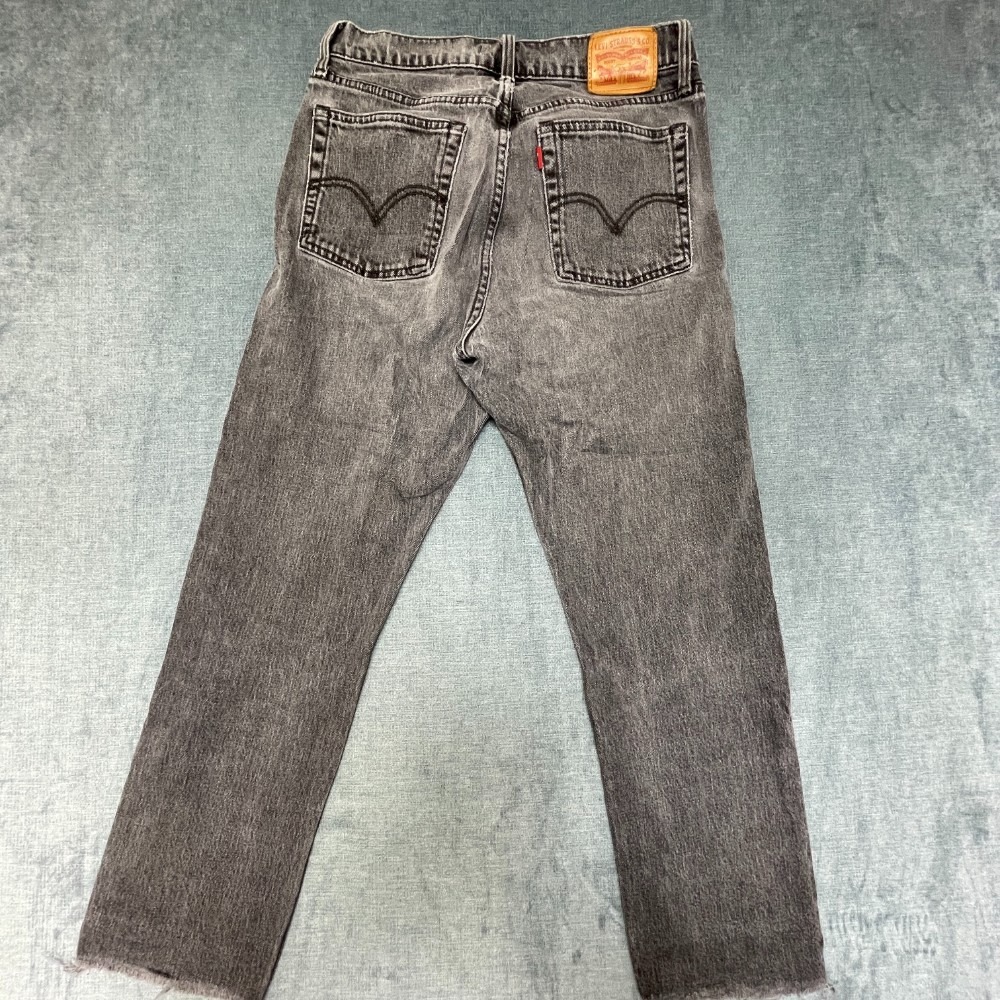Levi's Wedgie Straight Jeans Women 29 Gray Denim Zip Fly Frayed Hem Straight Leg